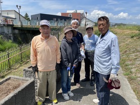 パンケ歌志内川河岸浸水広場草花植栽会の準備