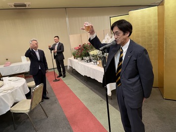 商工会議所其田勝則会頭の乾杯