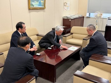 出口自治財政局長