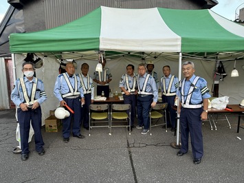 交通安全指導員会と防犯協会の皆さん