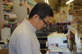 いわた書店店主岩田徹氏の横顔