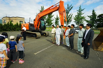 北光小学校写生会・重機見学