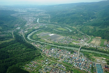 赤平市内を流れる空知川