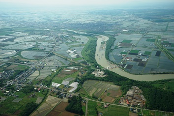 雨竜川と水田