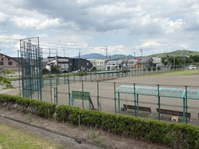 日の出軟式野球場の外観写真