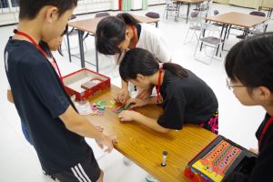 アナログゲームをしている様子