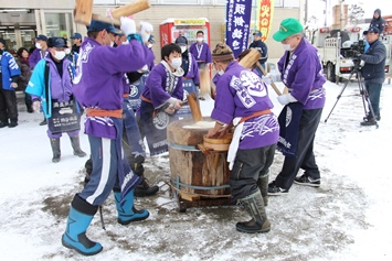 街頭もちつき