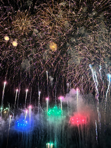 光輝く砂川の大花火